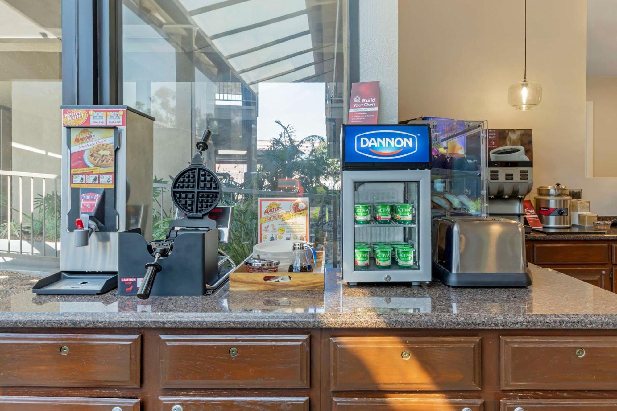 Best Western Plus Executive Inn Rowland Heights Bagian luar foto